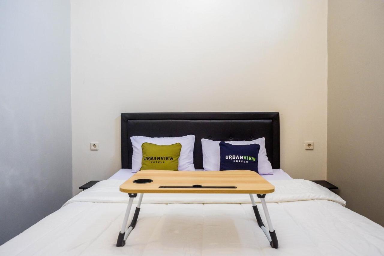 Urbanview Hotel Near Alun Alun Tegal 直葛 外观 照片
