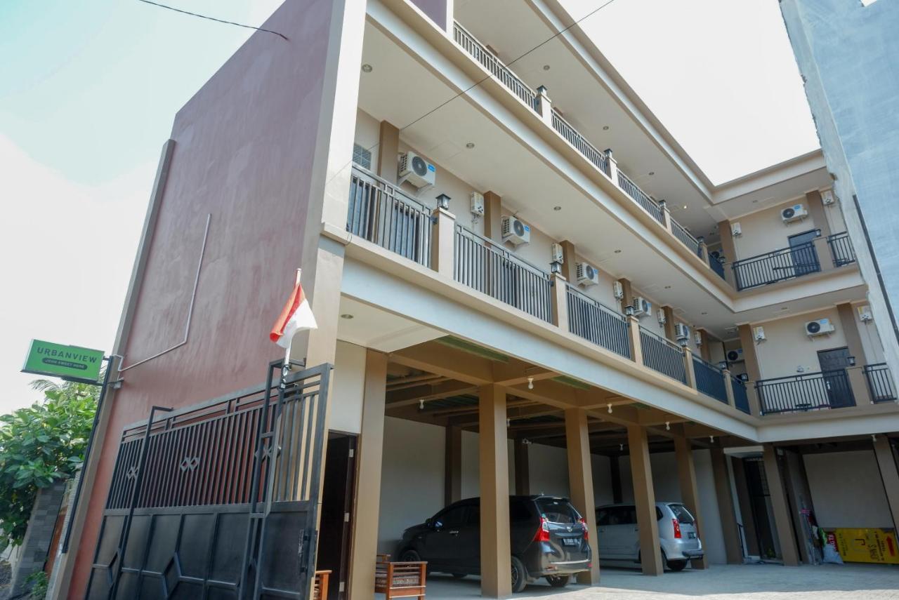 Urbanview Hotel Near Alun Alun Tegal 直葛 外观 照片
