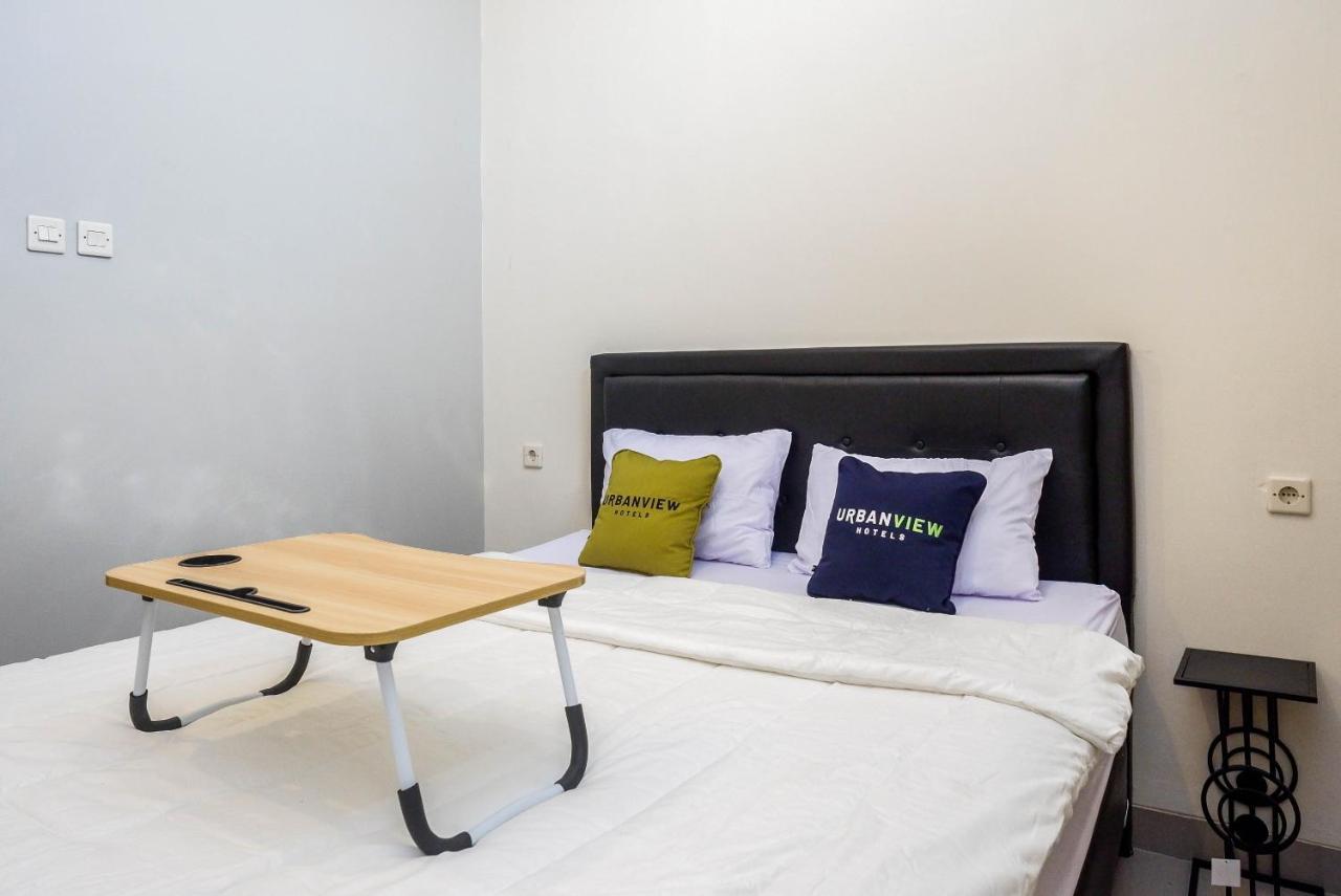 Urbanview Hotel Near Alun Alun Tegal 直葛 外观 照片