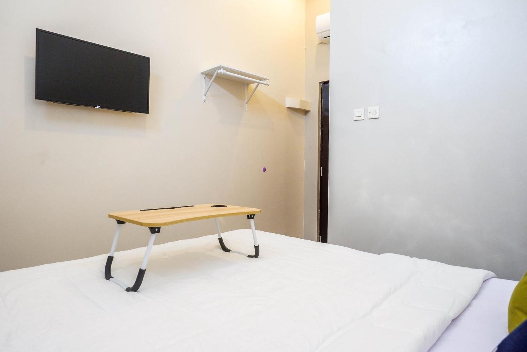 Urbanview Hotel Near Alun Alun Tegal 直葛 外观 照片